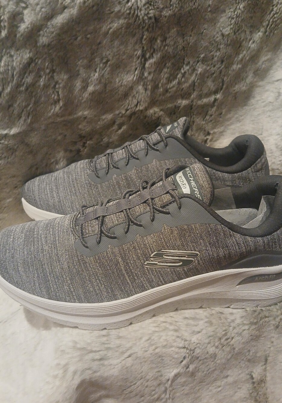 Skechers Men’s Gray Arch Fit Knit Lace-Up Sneakers - Picture 2 of 5
